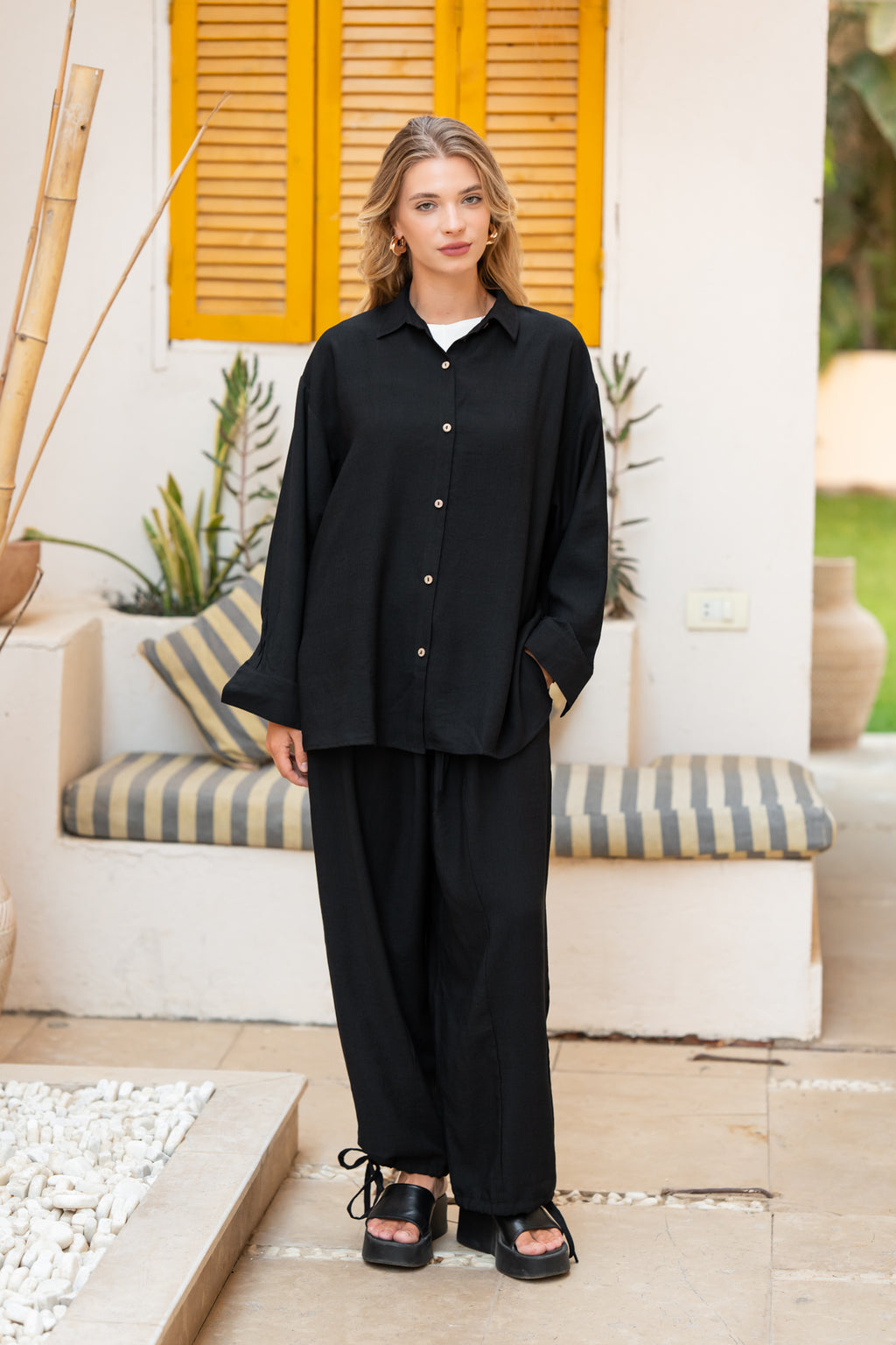 Black baloon pants